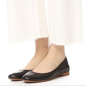 Classic Frye Gloria Ballet Flat in Black. Size 7M